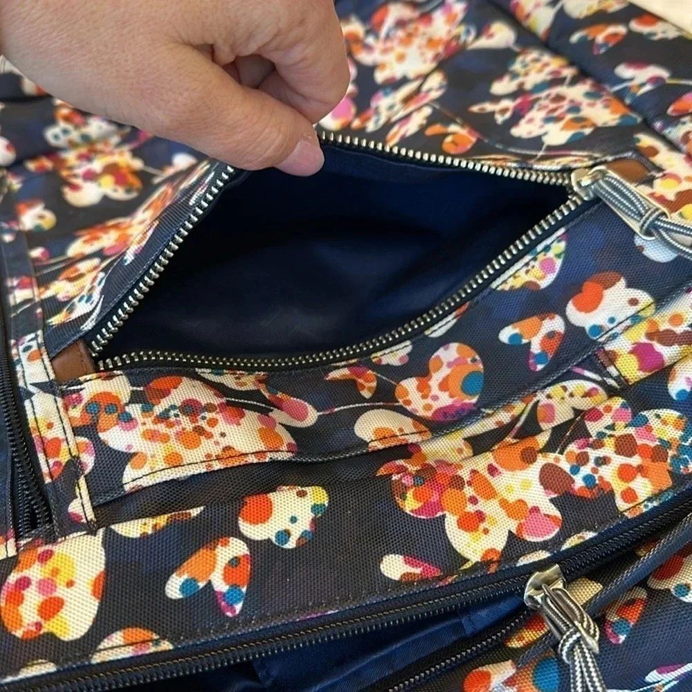 Vera Bradley *RETIRED PATTERN* Cut Vines Lighten Up Grand Backpack Floral Navy
